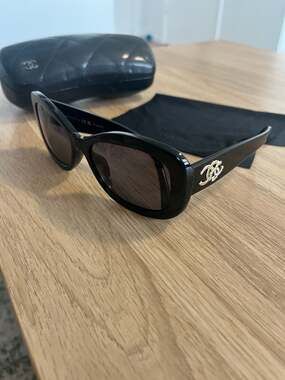 CHANEL 5468-B-A Rhinestone CC Logo Polarized Sunglasses